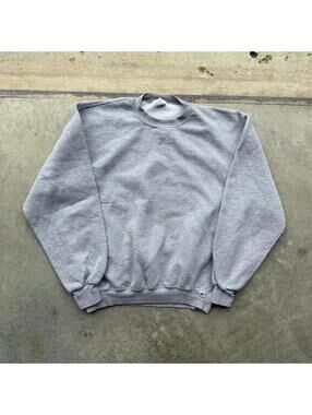 VTG Y2K Russell Athletic grey black sweatshirt Women’s large cropped fit